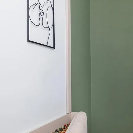 Green M By Onix Sinaia