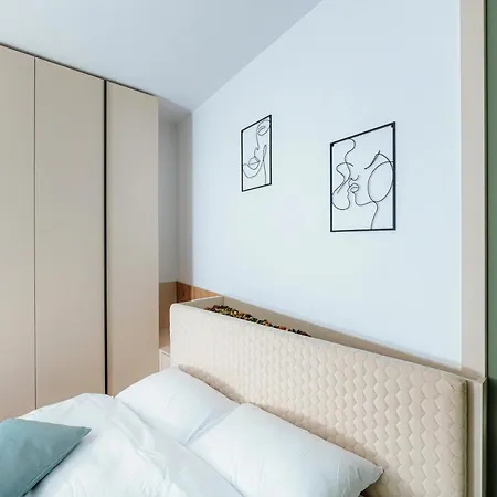 Green M By Onix Apartment